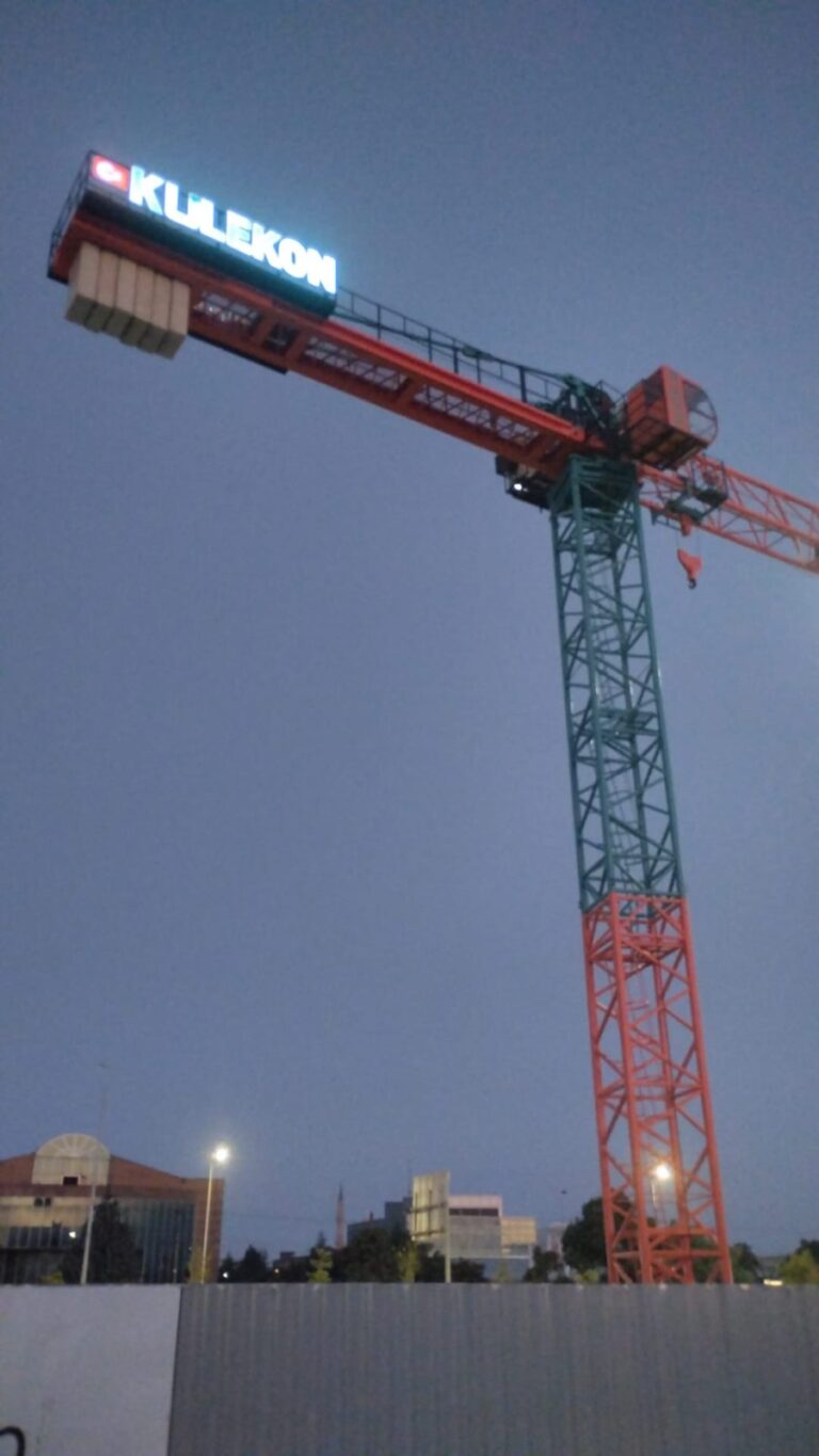 Kulekon tower crane